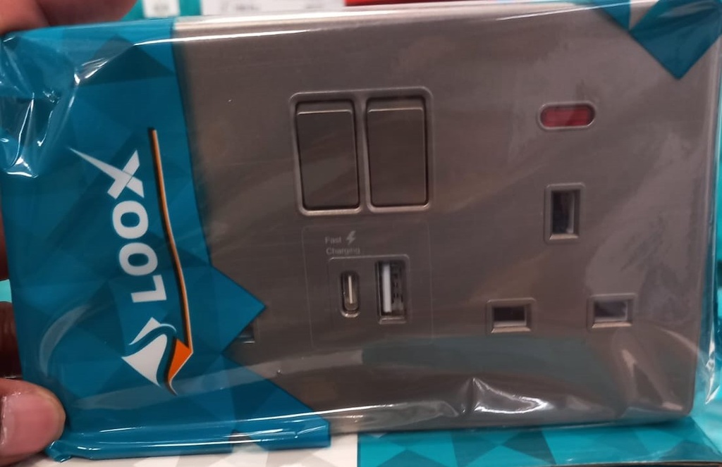Double British Socket With Switch & USB A & USB C Latif Series Loox (Fast Charge)